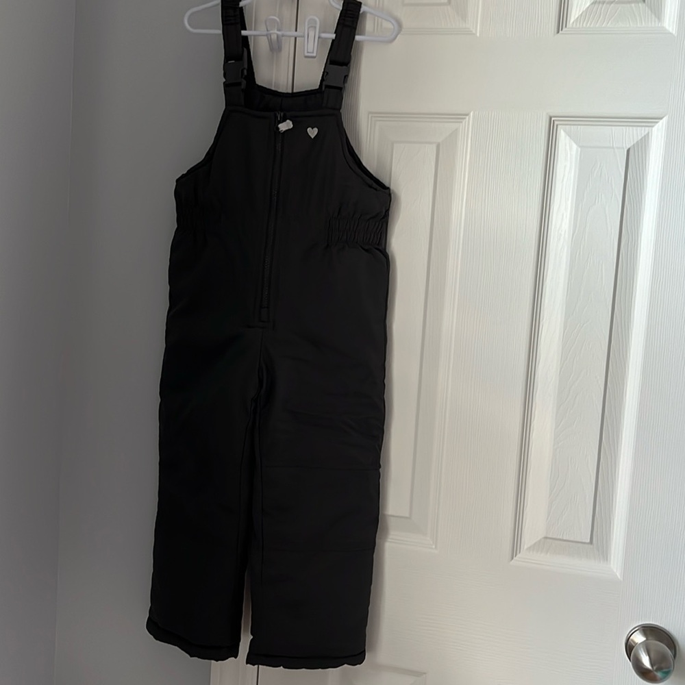 Kids snowbib size 6/6x from Carter’s